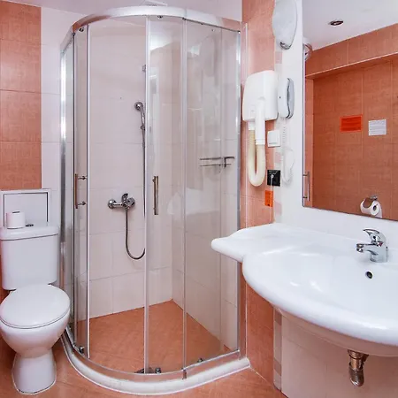 شقة Budget Beachfront Golden Sands فارنا
