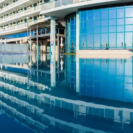 Lägenhet Budget Beachfront Golden Sands