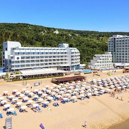 Budget Beachfront Golden Sands * فارنا