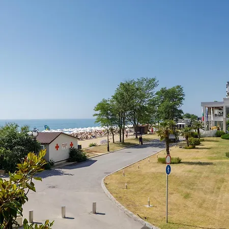 Budget Beachfront Golden Sands * فارنا