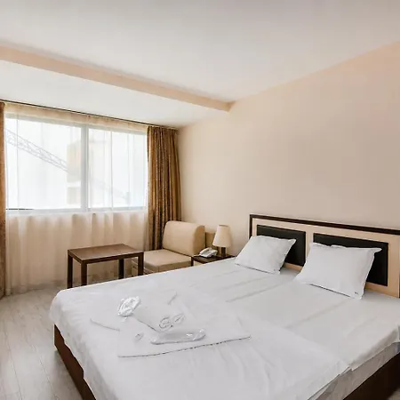Budget Beachfront Golden Sands